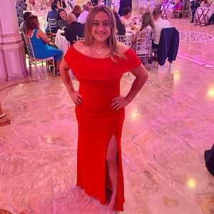 Meet your Posher, Julissa